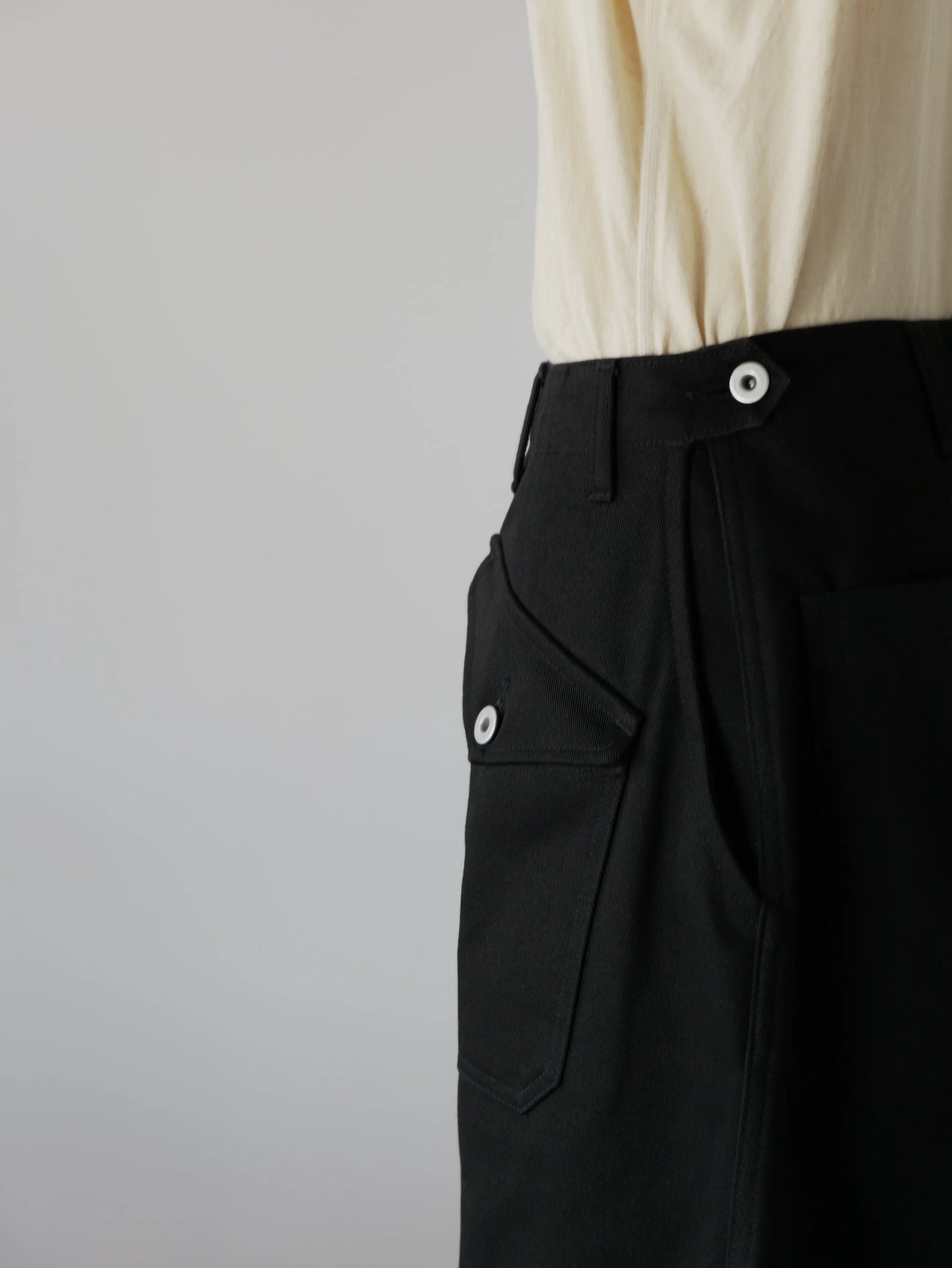 #001 6UNIT TROUSERS