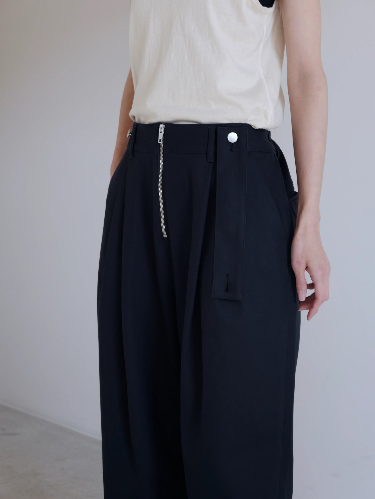 #002 RAW ZIP TROUSERS